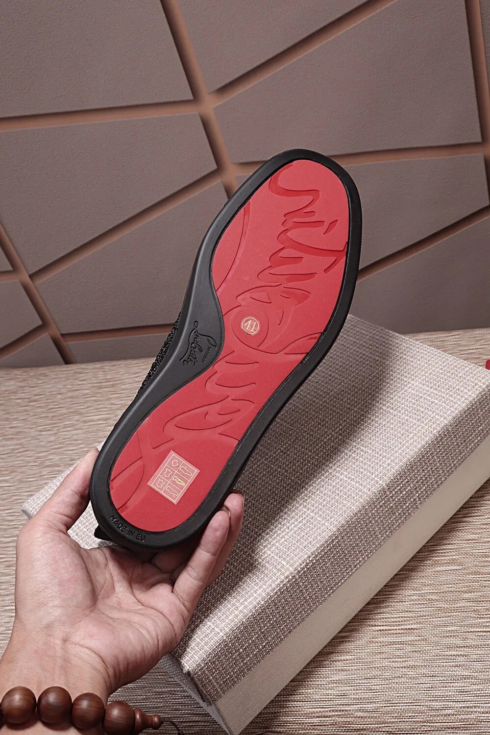 Factory price 440 Christian Louboutin (CL red sole shoes) counter hot diamond series, casual sneakers for couples 📢 📢 📢 Exclusive hot style release 🎈🎈💪 Movable latex feet 👻 Finished outsole line [Proud] 😝Female 35-40# Male 38#-46, global supply😝 [Top version]: original imported cowhide frosted upper, top original leather lining, original molded TPU outsole, original 1:1 detail processing, original shoe last, large quantity available from stock,